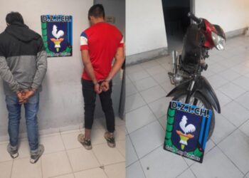 Se paseaban con moto y celular robado