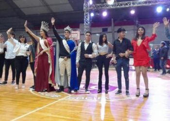 Se presentaron candidatos a Reina y Rey de los Estudiantes