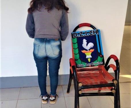 Policía condujo a mujer con sillones de “dudosa procedencia”
