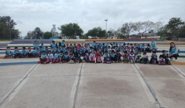 Jardineritos reciben a la Primavera y el Día del Estudiante