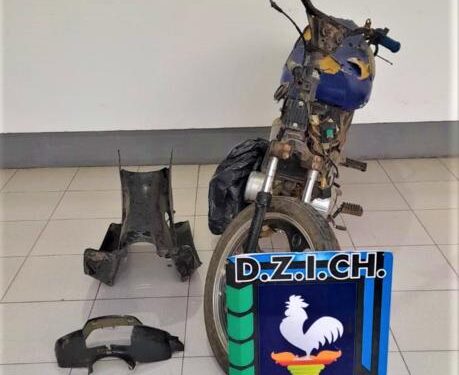 Mujer aprehendida por robar una moto en Casino