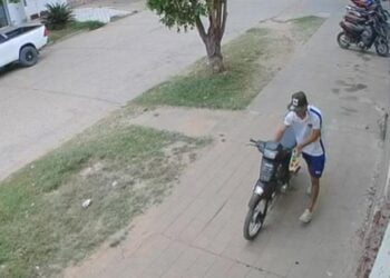 15 segundos, y se llevó la moto