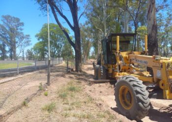 Continúan obras en el Polideportivo