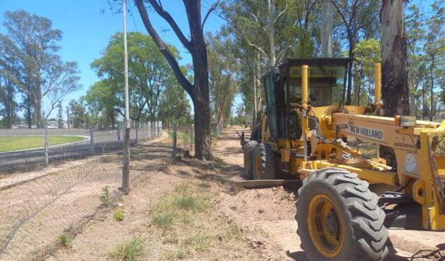 Continúan obras en el Polideportivo