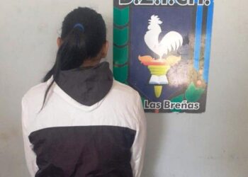 Pareja violenta, golpea y roban celular a niño