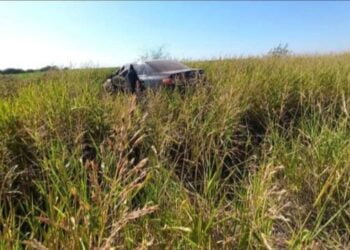 Auto despista sobre Ruta 89