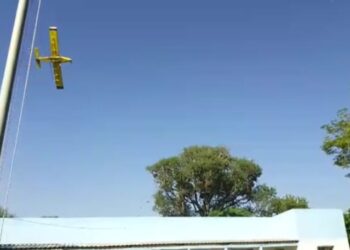 Denuncian aerofumigación sobre 3 escuelas rurales