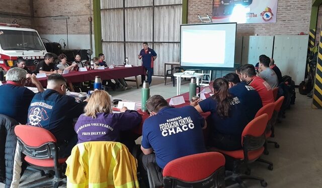 Bomberos Voluntarios de Las Breñas capacitaron a sus pares en Quitilipi