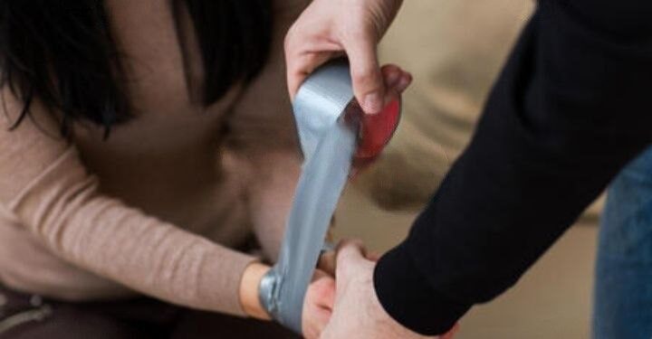 Roban 100 mil pesos en una vivienda