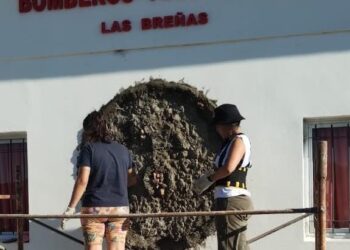 Ailén Navarro realiza obra en Cuartel de Bomberos Voluntarios
