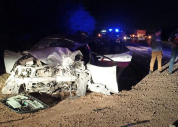 Auto y camión colisionan en Ruta 89