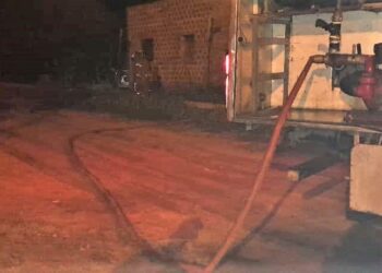 Bomberos sofocan incendio de una vivienda