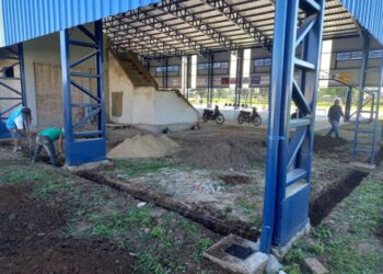 AMBALAB continúa en su cerramiento perimetral