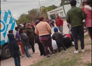 Hallan a joven sin signos vitales en plena calle