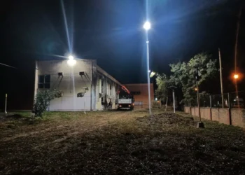 Ya cuenta con iluminación calle interna entre el Neme y Polideportivo