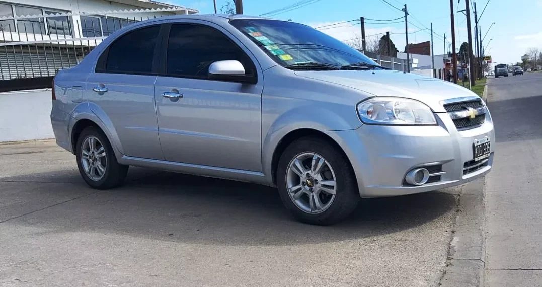 Roban auto a docente