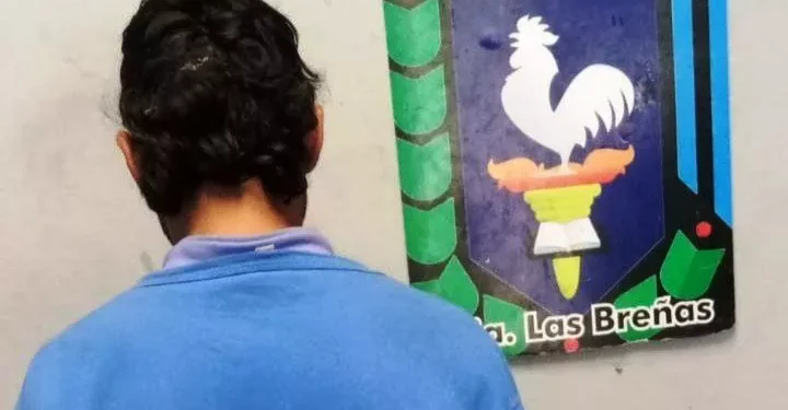 Ataca hasta desmayar a abuelo que estaba durmiendo, para robarle