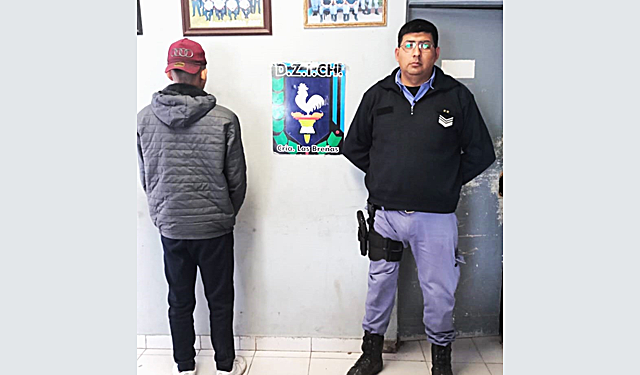 Policía breñense conduce a violento