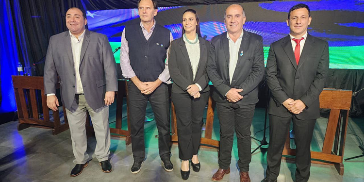 Candidatos a Intendentes expusieron sus propuestas