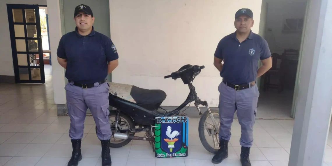 Andaba en moto robada, y la abandonó al ver el patrullero