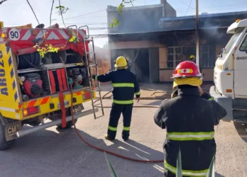 Incendio en mueblería