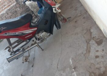 Roban ruedas de moto