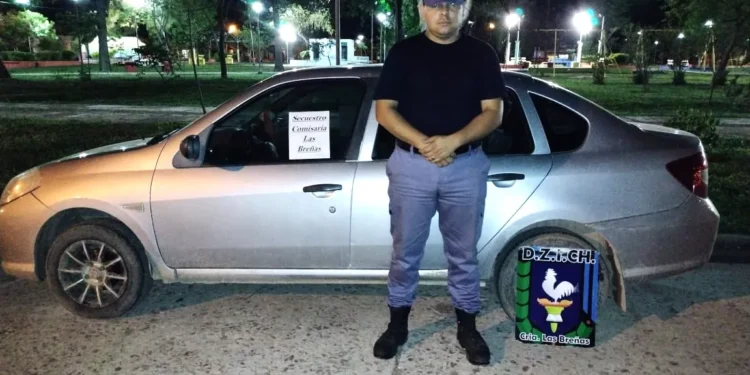 Policía secuestra auto por orden judicial
