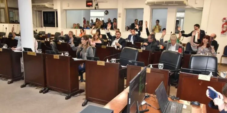 Diputados ratificaron por ley los decretos de pase a planta