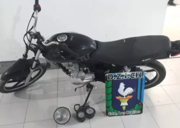 Menor roba una moto, la recupera Policía