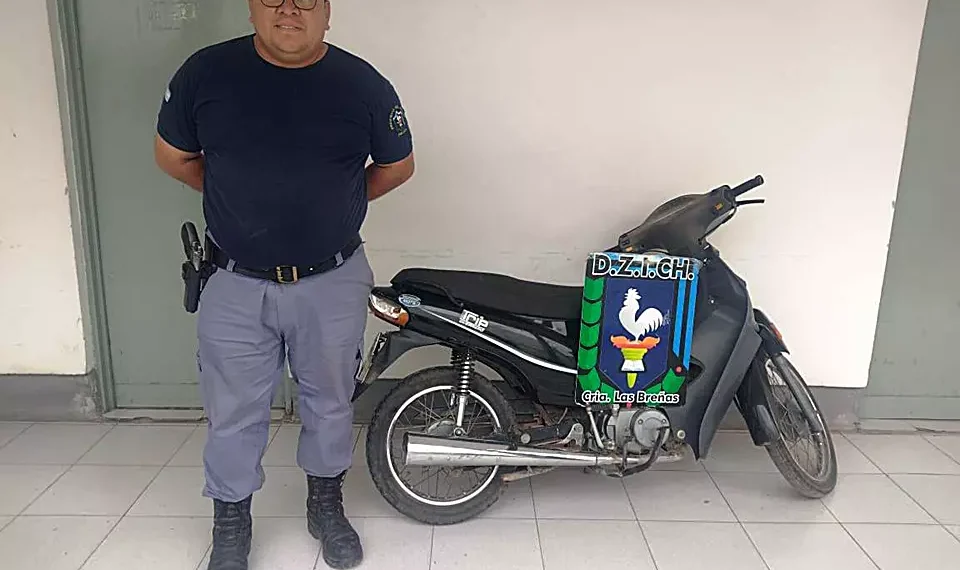 Policía recupera moto robada y aprehendió al autor