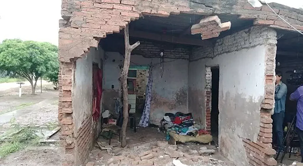 Viento tumbó pared de una vivienda
