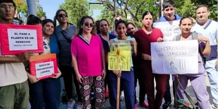 Profesionales de Salud Pública realizaron reclamo