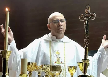 El Párroco Cristián celebró su última Santa Misa