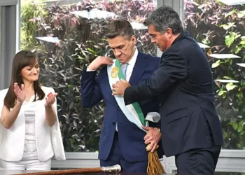 Leandro Zdero recibió los atributos de mando, como Gobernador del Chaco