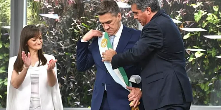 Leandro Zdero recibió los atributos de mando, como Gobernador del Chaco