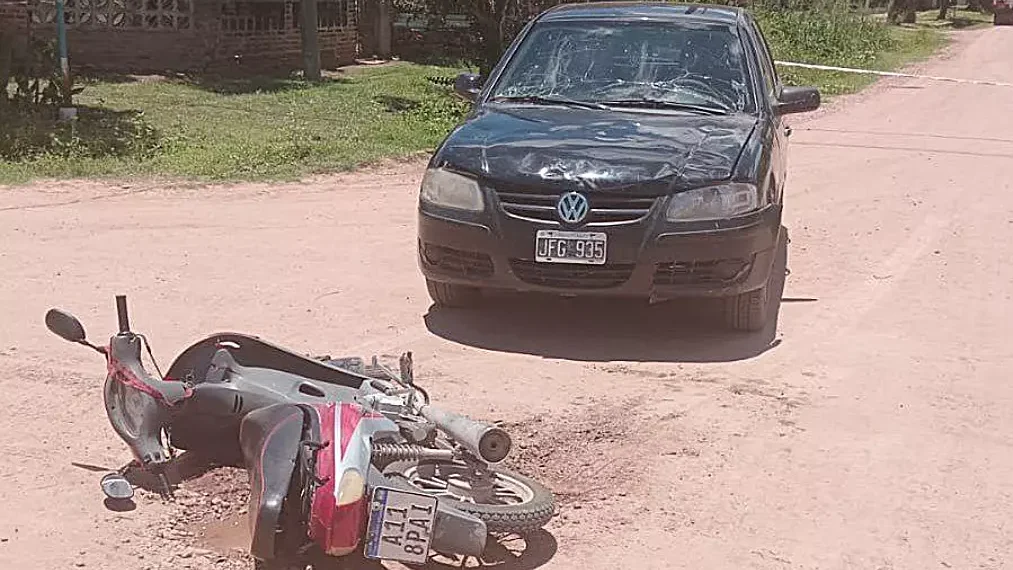 Mujer lesionada por auto