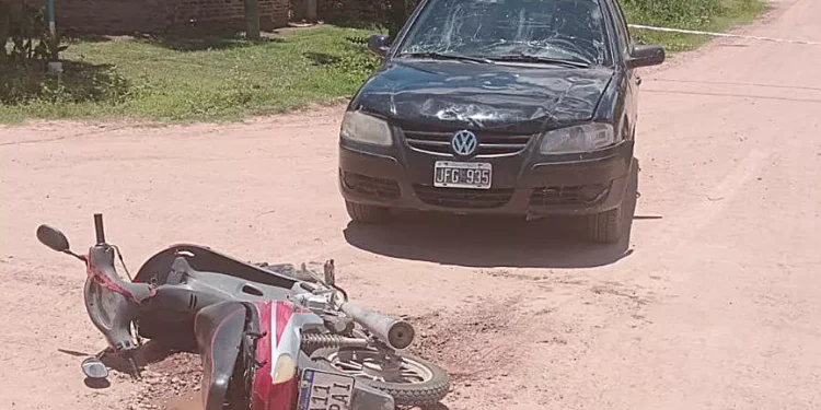 Mujer lesionada por auto