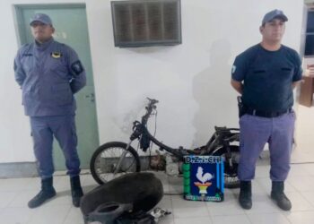 Policía recuperó moto y un instrumento musical