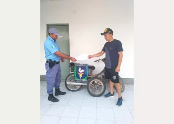 Policía recupera moto robada y aprehende a violento