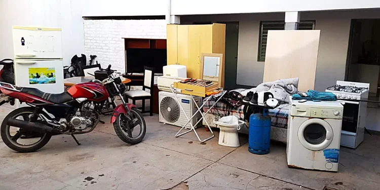 Allanan domicilio y recuperan cuantiosos elementos robados