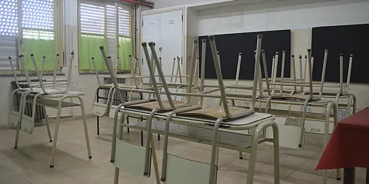 Peligra inicio de clases por falta de acuerdo salarial