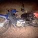 Motociclista fallece al colisionar con camioneta, sus hijos derivados