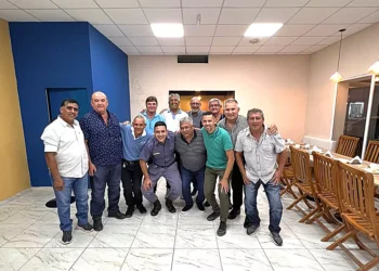 Efectivos policiales compartieron una merienda con Ex Combatientes