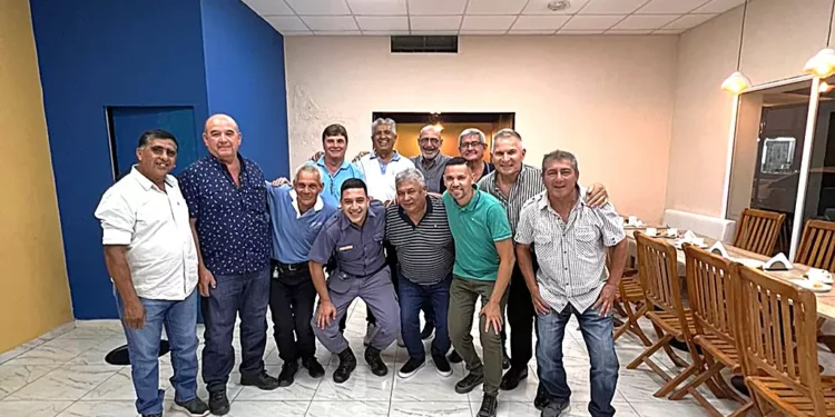 Efectivos policiales compartieron una merienda con Ex Combatientes