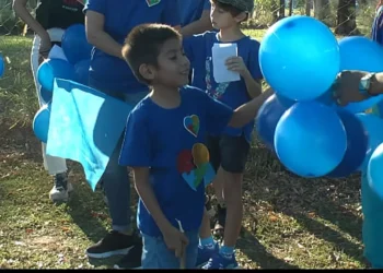 Se marchó en conmemoración al “Día Mundial para la Concienciación sobre el Autismo”