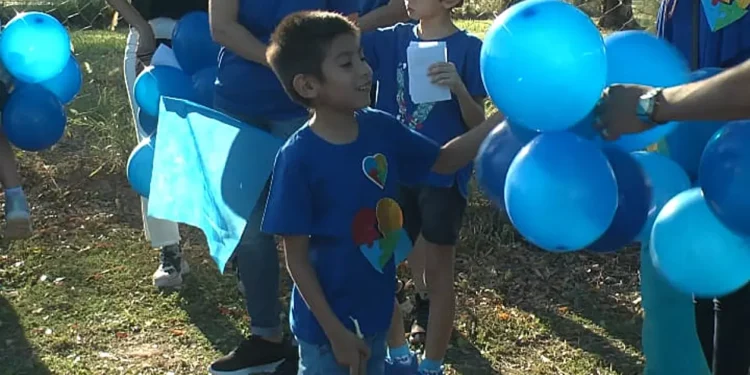 Se marchó en conmemoración al “Día Mundial para la Concienciación sobre el Autismo”