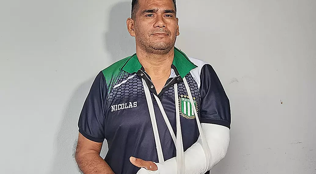 Árbitro Nicolás Albarracín fue fracturado en partido