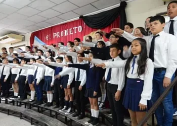 Alumnos de 3er Año prometen lealtad a la Constitución Nacional y Provincial