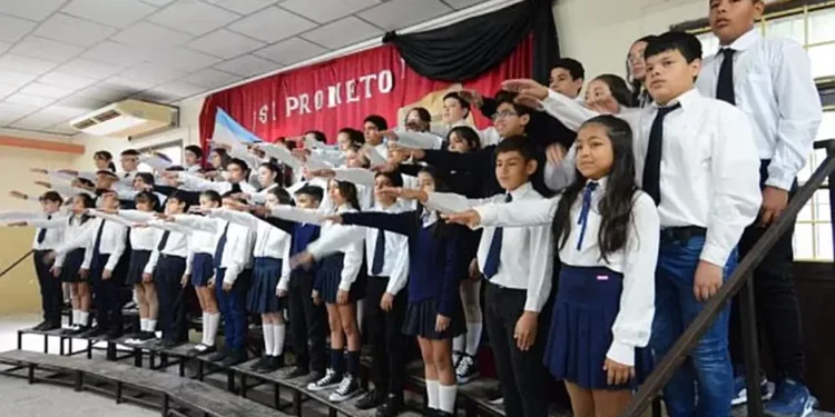 Alumnos de 3er Año prometen lealtad a la Constitución Nacional y Provincial