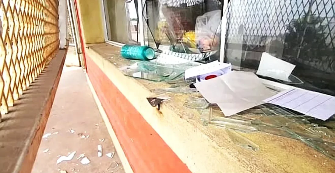 Robo y destrozos para robar local comercial